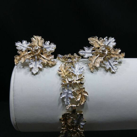 Vintage Sarah Coventry "Garland" Earrings & Bracelet, 1968 - Picture 7 of 10